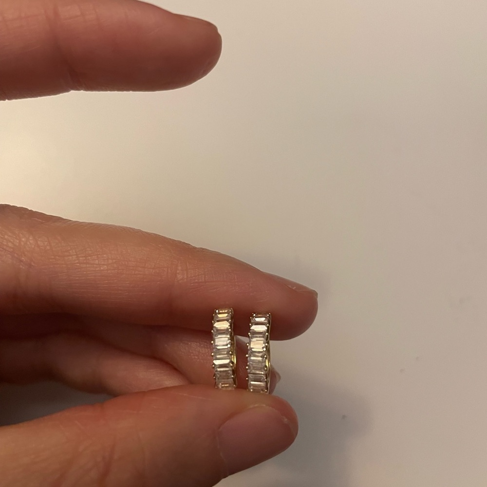 10K Solid Gold Baguette Cz Huggie Hoop Earrings